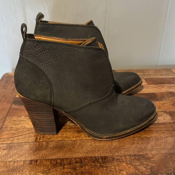 Lucky Brand Heeled Ankle Booties, Black, Leather, Barely Worn, Size 9 - Picture 3 of 11